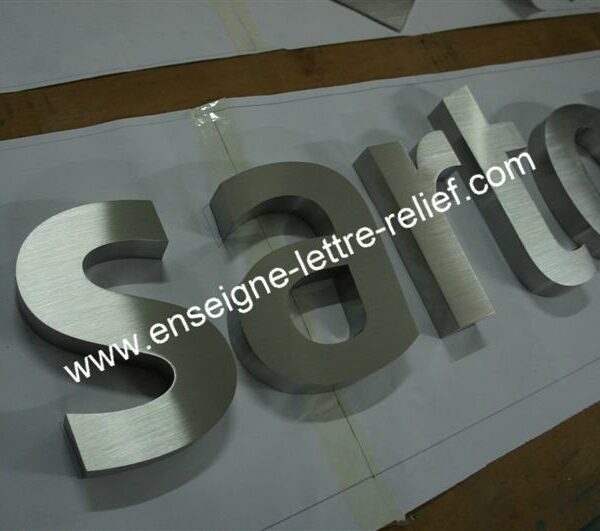  enseigne lettre relief en inox brossé 135
