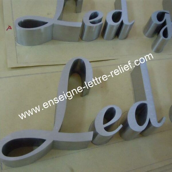  lettre relief en inox 316 144