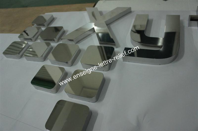 lettrage boîtier inox poli miroir 218